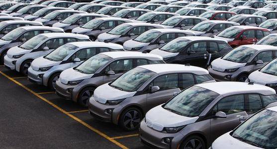中國登頂全球最大汽車市場，新能源汽車引領(lǐng)綠色出行新時代